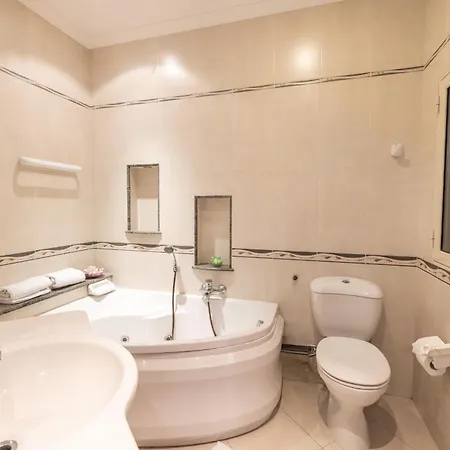 3 Bedroom By Promenade Appartement *